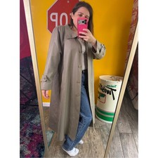 Vintage London Fog Made in the USA Trench Coat 10 Pet. Excellent Condition