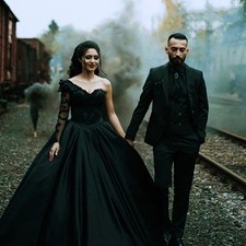 Vintage Black Gothic Wedding Dresses One Shoulder Ball Gown Satin Bridal Gowns