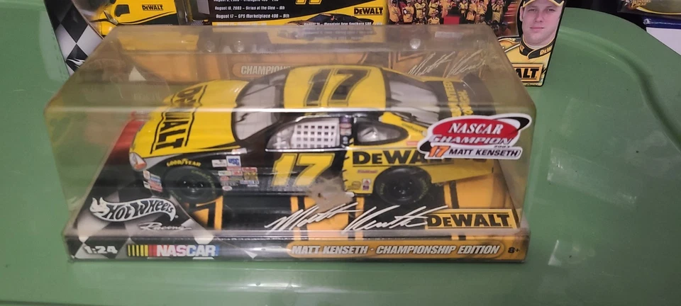 风火轮 2003 Matt Kenseth #17 DeWalt 冠军运输车和 1: 24 批量 — 第 2/2 张图片