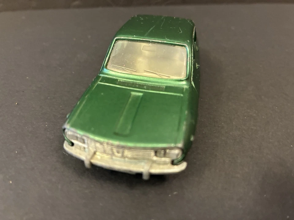 COCHE PILEN M503 RENAULT R 12S VINTAGE en PLÁSTICO HECHO ESPAÑA - Emisión rueda trasera Foto 2 de 4