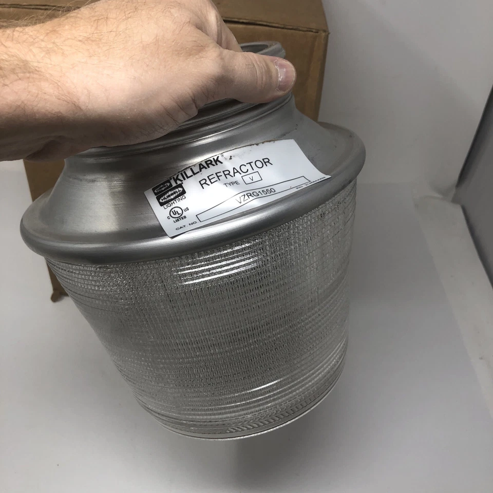 NUEVO Hubbell Killark VZRG1550 refractor inferior cerrado 250W IES curva V domo 5,5x8 Foto 3 de 4