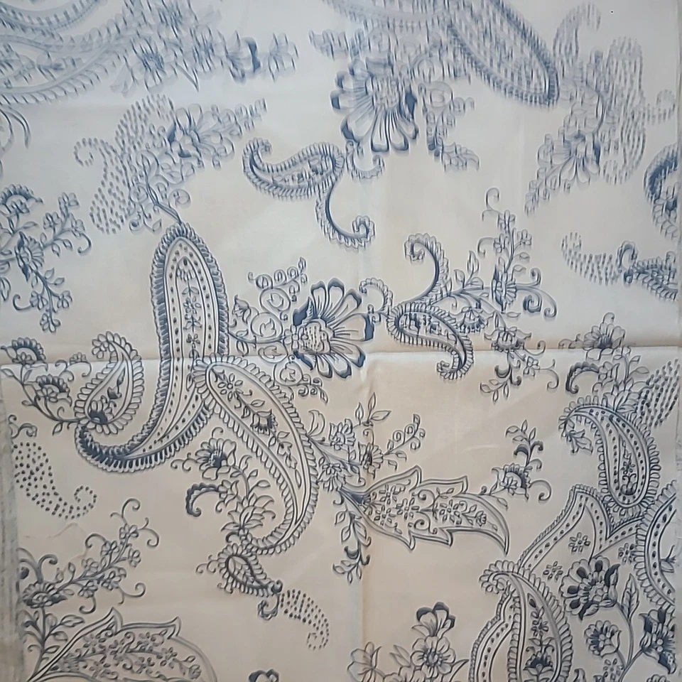 Michael Miller Clubhouse pristine Paisley Fabric Blue & White 15" x 44" - Image 4 of 4