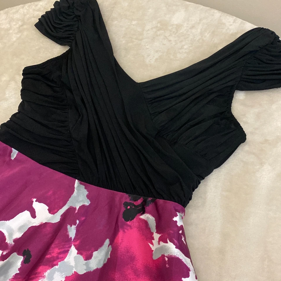 Vestido Intrigue Mujer Púrpura Negro Manga Corta Ajuste y Acampanado Talla 10 Foto 4 de 4