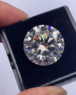 4 Ct White Round Cut Natural Certified Diamond D Grade VVS1 + 1 Free Gift