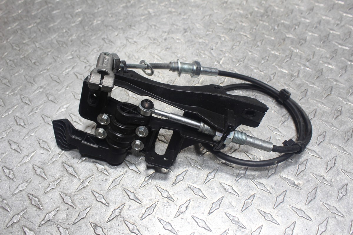hakkacandyland　0527 Hawg Halters 6 Pist Front Dual Caliper Kit Chrome W/ 11.8