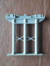 Hornby R658/070 Elevated Pier + R.660/030 Side Wall Holder - Used