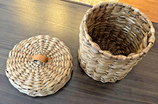 6" Storage Wicker Basket With Lid, Used, Good for Display