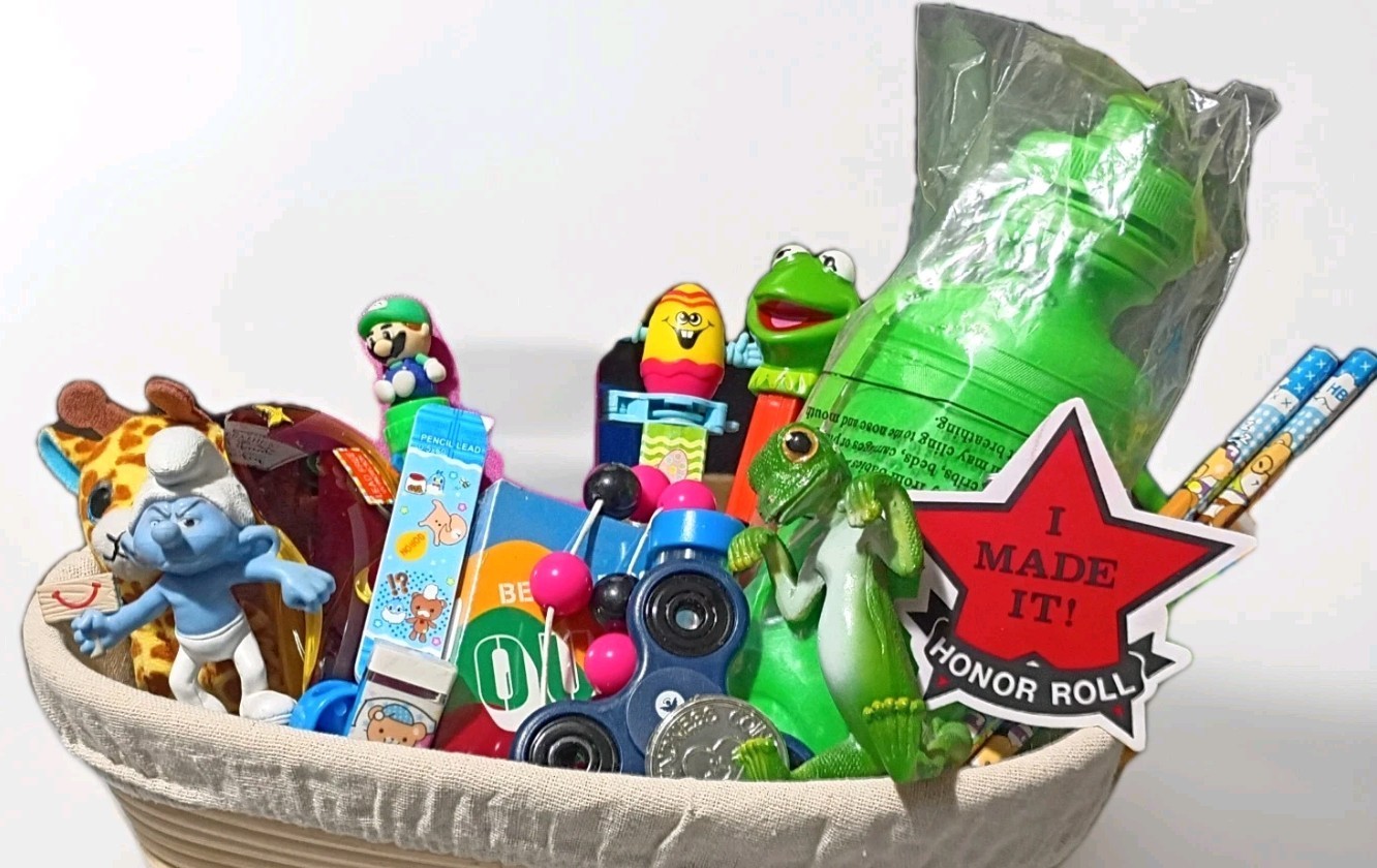 STOCKING STUFFERS for GIRLS 3+, 25 pcs Mixed Lot of TOYS!!