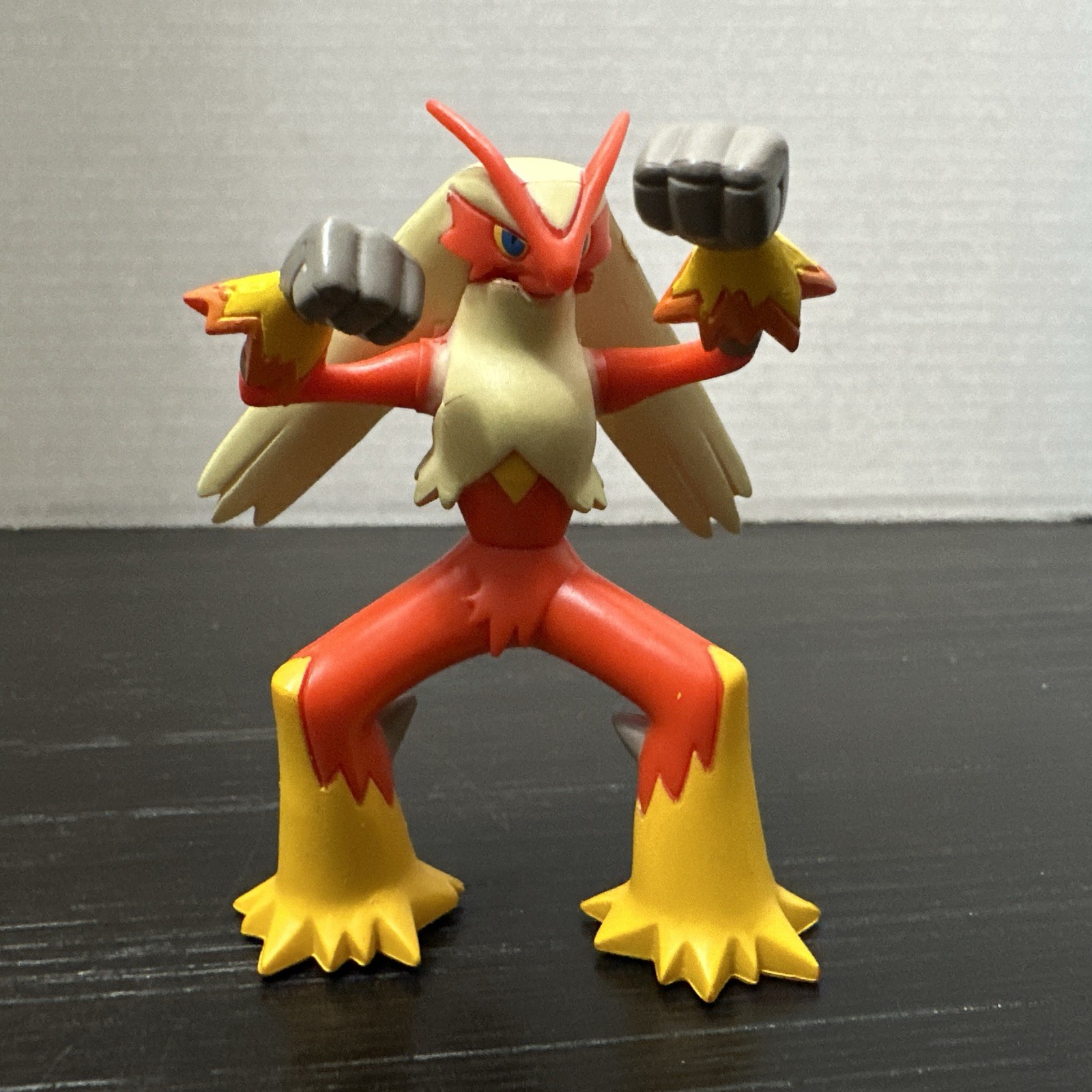 Nintendo Pokemon Jakks Pacific 3 inch BLAZIKEN Action Figure Toy
