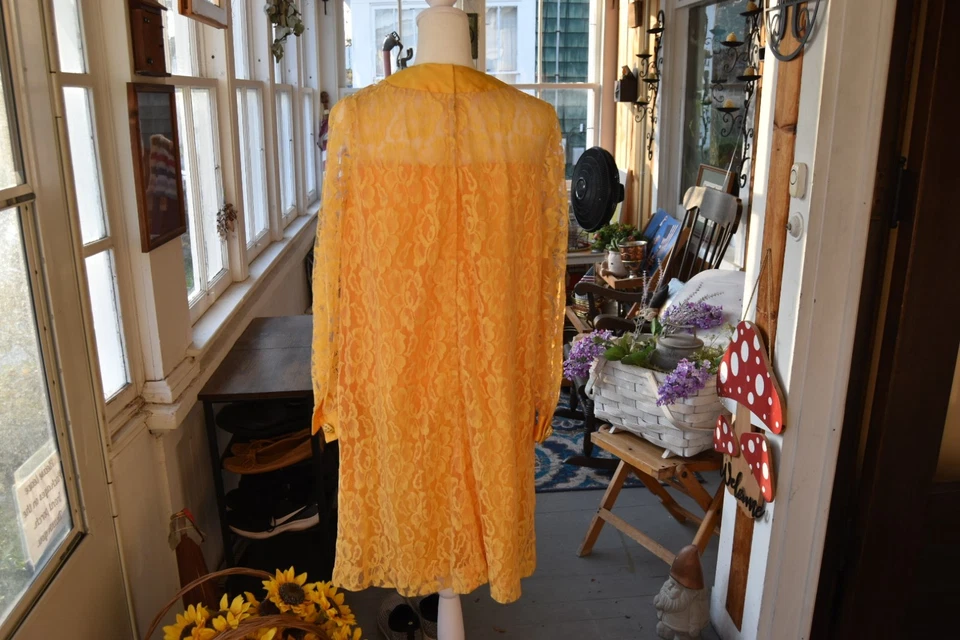 Vestido de Cambio Vintage Años 60 Floral Encaje Superpuesto Amarillo Mod Botón Grande Talla Mediana Foto 3 de 4