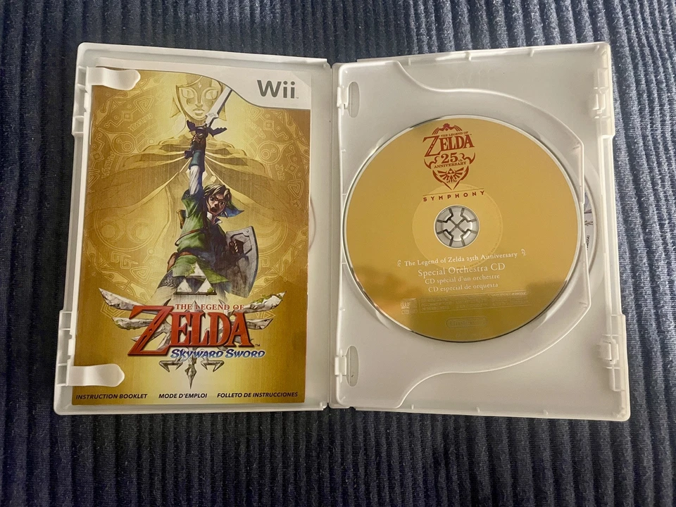 The Legend of Zelda: Skyward Sword (Wii, 2011) + 25th anniversary Orchestra CD - Image 2 of 4