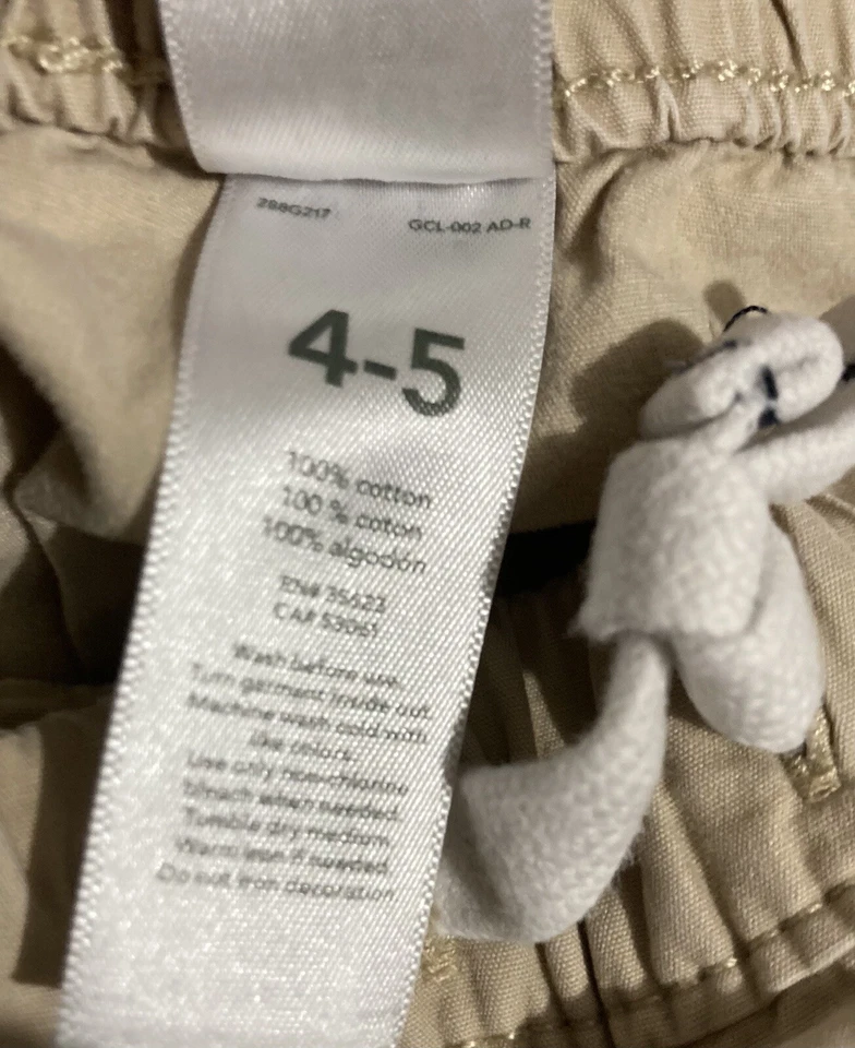 Conjunto de pantalones cortos de uniforme escolar Carter’s Kid’s Boy’s Girl’s 4/5 color caqui tostado 100 % algodón Foto 3 de 4