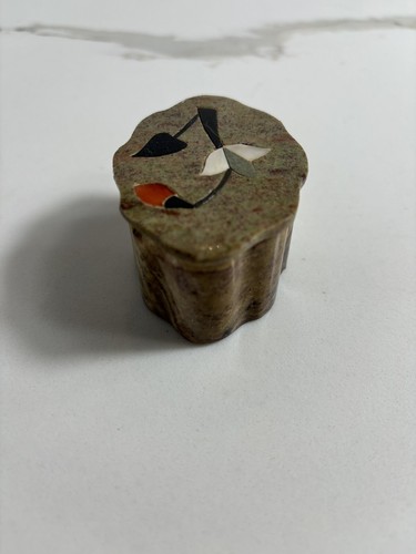 Vintage Carved Stone Trinket Box 2.5" Inlaid Mother of Pearl Floral Lid Oval - Picture 3 of 11
