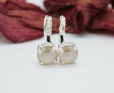 Leverback Ohrringe aus Elfenbeincreme Swarovski Kristallelemente 3 Oberflächen