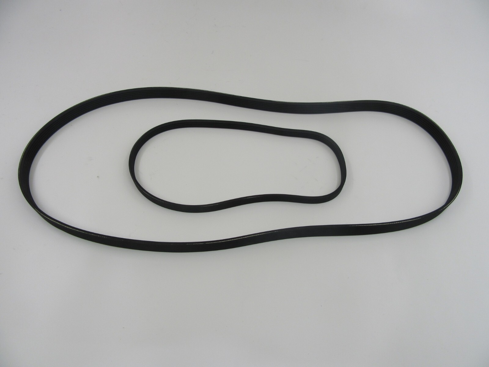 Maserati GranTurismo Quattroporte water pump and ac compressor serpentine belt