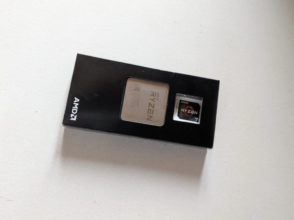 AMD Ryzen 7 1700 Processeur (3,0 GHz, 8 Cœurs, Socket AM4) - YD1700BBM88AE - Photo 2/2