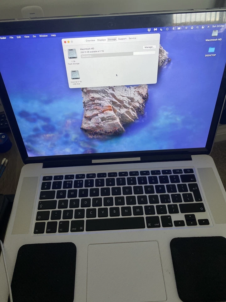 Apple MacBook Pro 15.4" Mid2014 (1TB SSD, Quad Intel Core i7 2.80GHz, 16GB RAM - Image 3 of 4