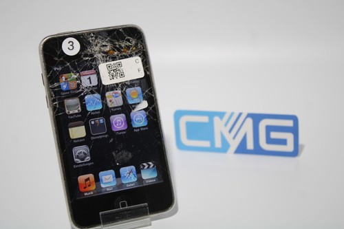 Apple iPod touch 3.Generation Schwarz 8 GB 3G WLAN Displayrisse funktionstüchtig - Bild 1 von 7