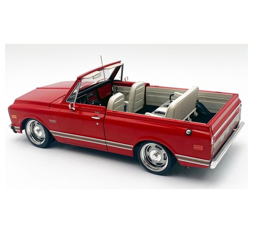 1:18 Scale 1970 GMC Jimmy – Slammed Custom - Picture 3 of 3