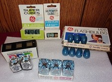 15 GE AND SYLVANIA FLASHCUBES. UNTESTED.