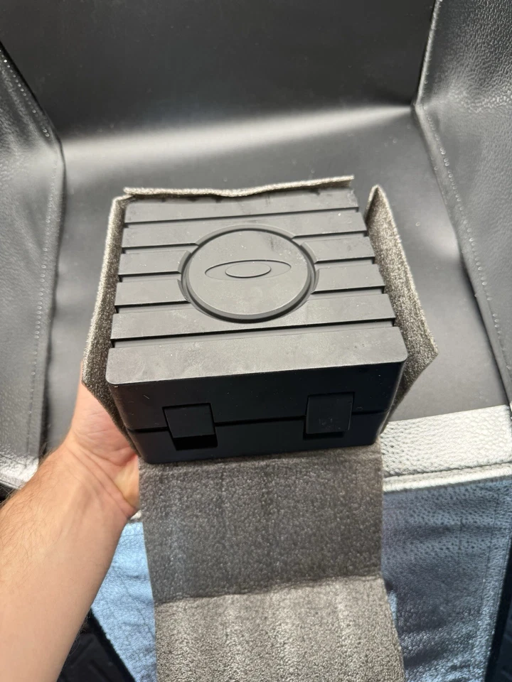 Reloj Oakley Minute Machine Gen 2 esfera plateada titanio Foto 3 de 4