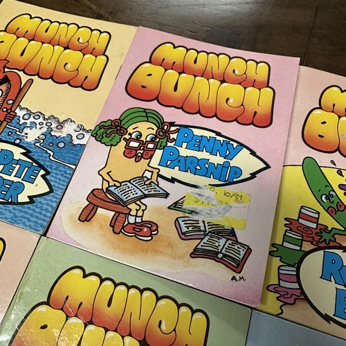6 x The Munch Bunch Mini Paperback Books Angela Mitson/Giles Reed 80s - Picture 5 of 6