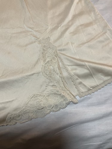 Vintage Beige Slip Nylon Lace Size 38 Silky Sexy Feminine - Picture 3 of 9
