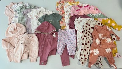 Carter's / Gerber Baby Girl 0-3M Clothing Lot Sleepers Bodysuits Floral/Hearts