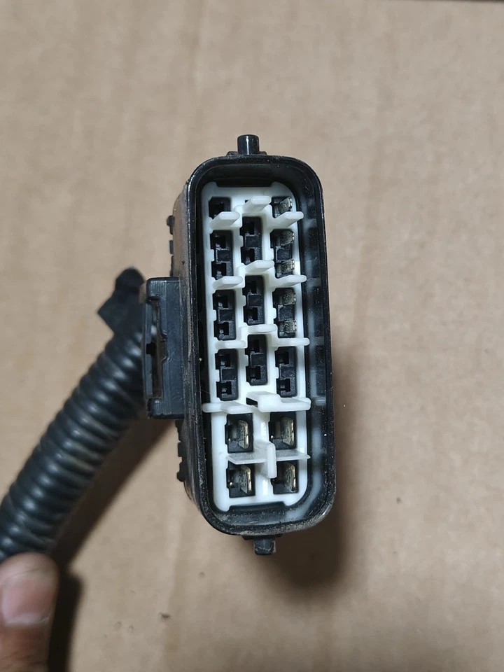 Conector de faros delantero izquierdo Lexus IS250 IS350 ISF 2006-2013 OEM Foto 3 de 4