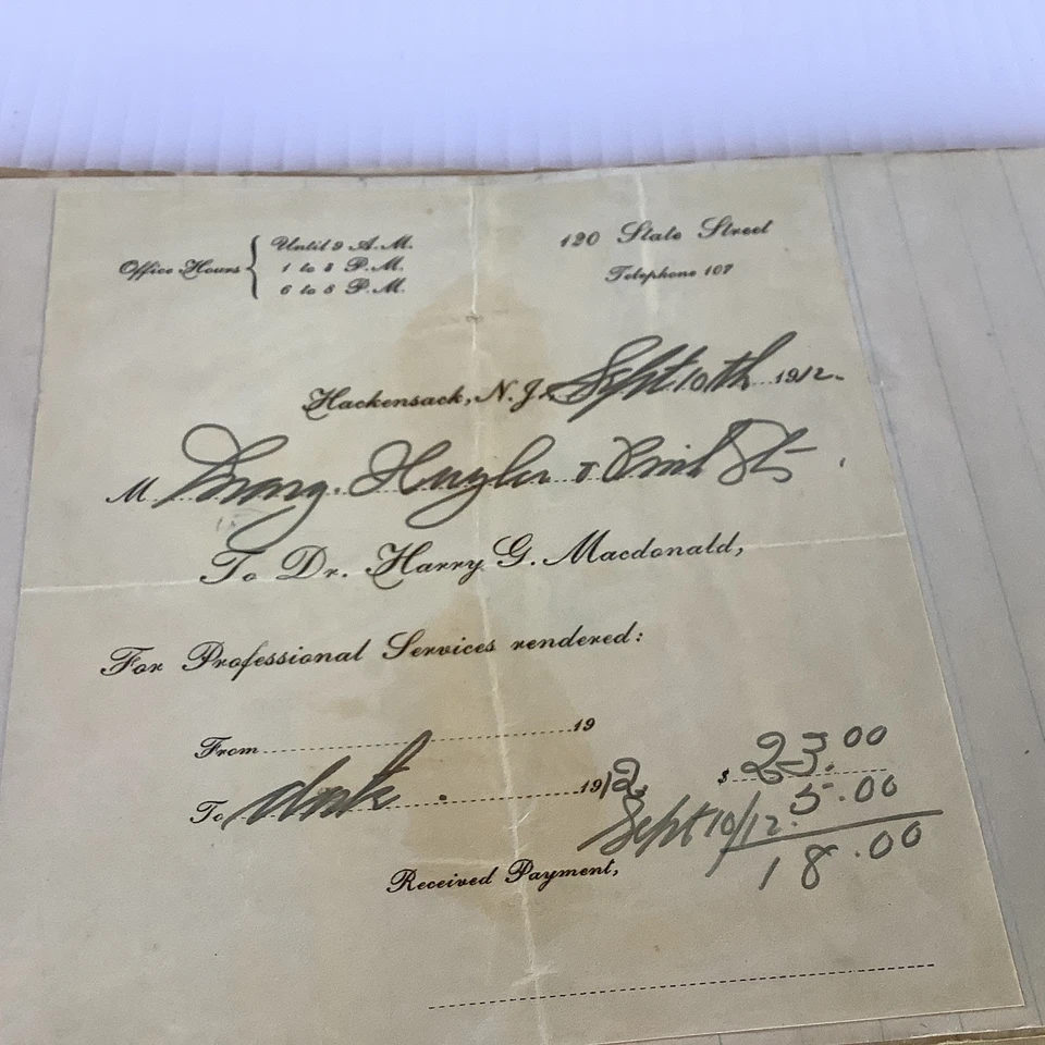 Antiguo libro mayor cuaderno de recibos de servicios médicos rendidos principios de 1900 Foto 4 de 4