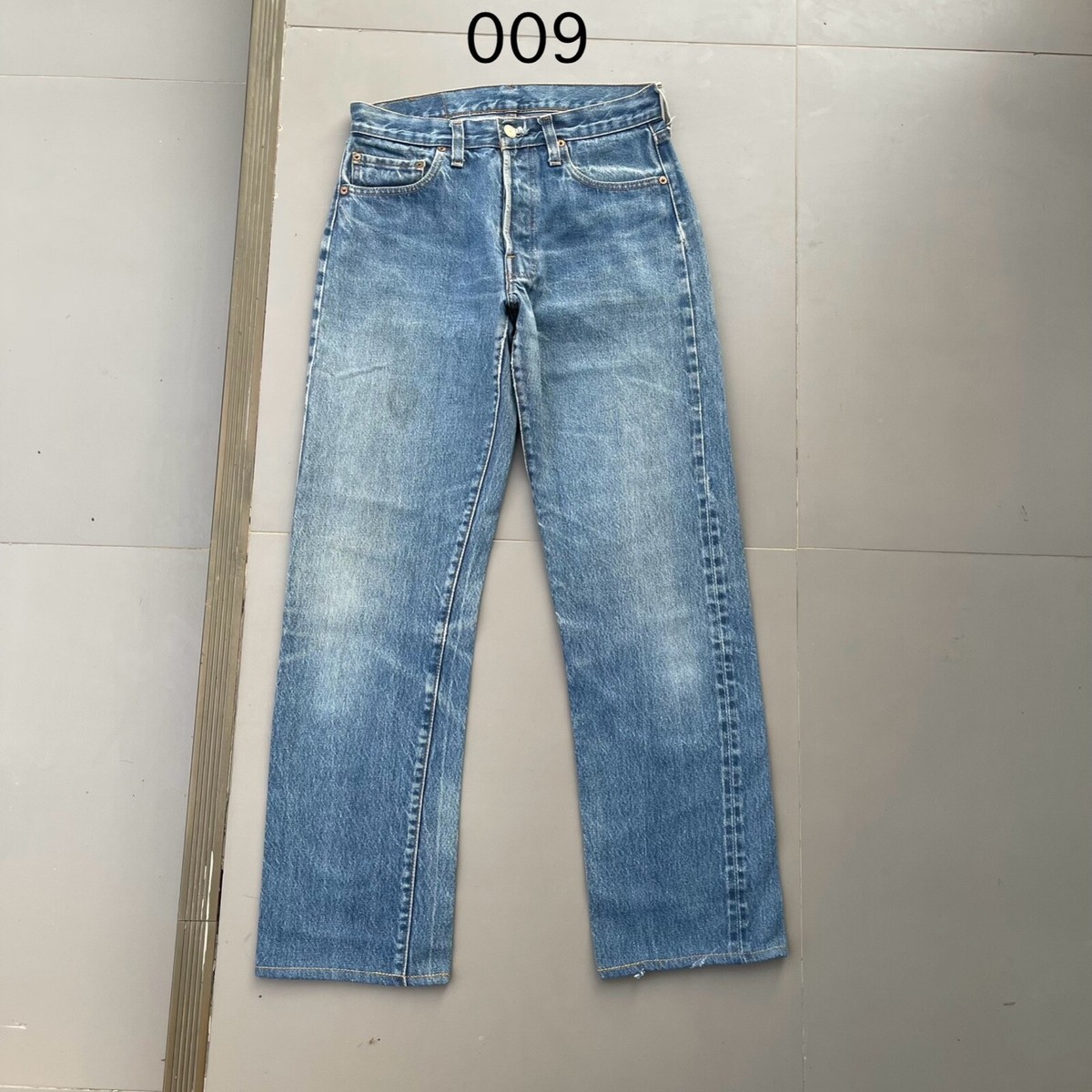 LEVI’S / 80's 501 red line selvedge Vintage Levis 501 Redline Selvedge Button #524 . USA 80s