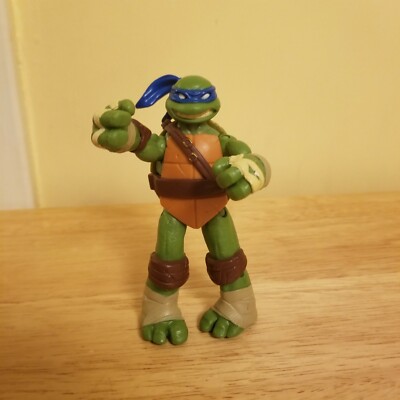 2012 Viacom Playmates Teenage Mutant Ninja Turtles Action Figure Leonardo 
