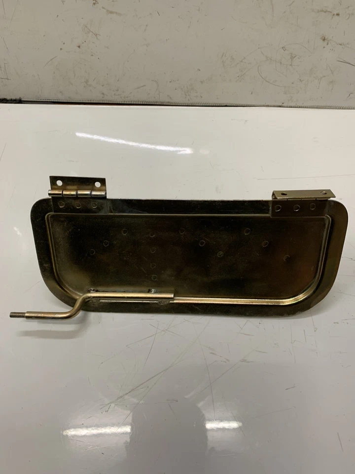 Solapa de puerta de ventilación de aire fresco MGB GT y Roadster HZA3924 1962-1972 también MGC GT y RDS Foto 4 de 4