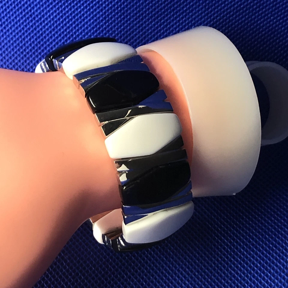 Quartz Pearl And Black Watch - image 2 of 4