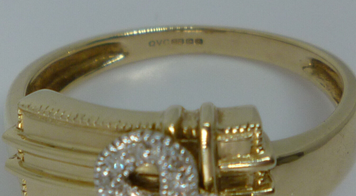 Stunning 9ct Gold 21st Birthday Ring Gift Box with Diamond Encrusted Bow Size R - Picture 4 of 9