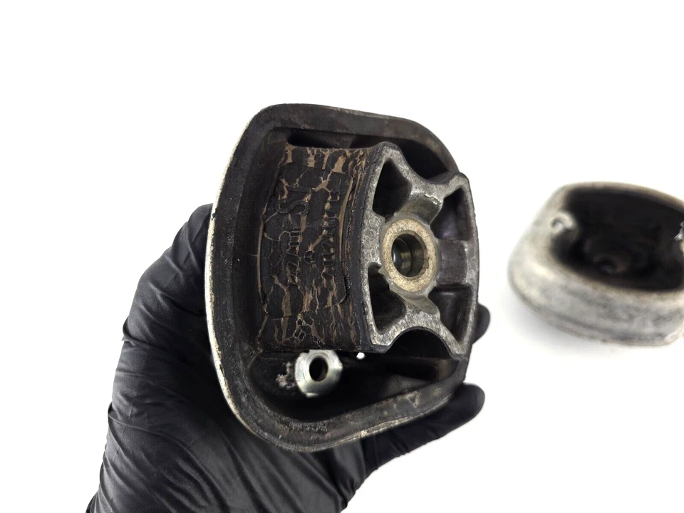 Par de montaje de motor genuino Mercedes Benz W201 190E 2.0 2.2L 2012411713 NOS Foto 2 de 4