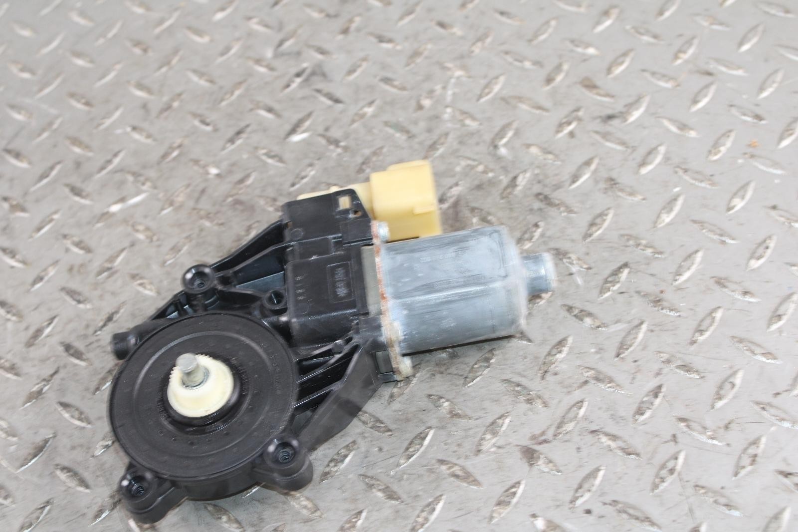 Maserati Ghibli 2014-2021 Front Right Power window motor