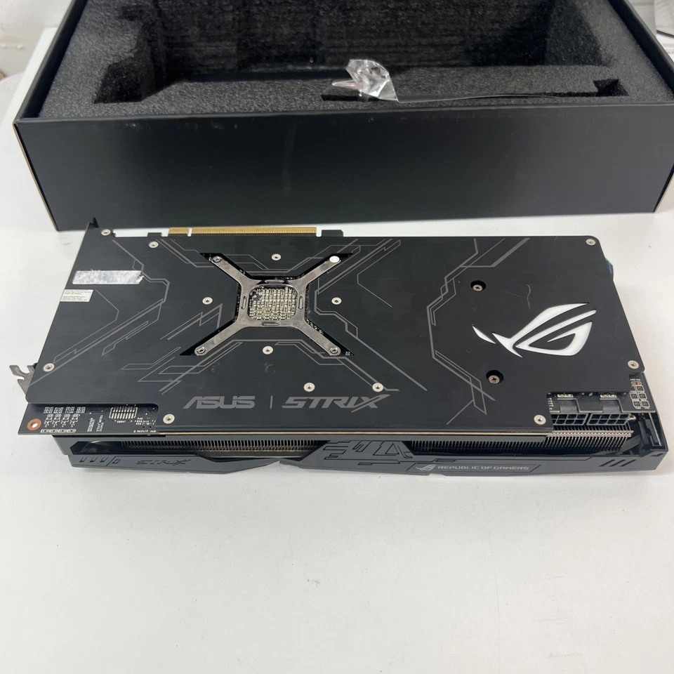 ASUS Radeon RX Vega 64 8GB Overclocked 2048-Bit HBM2 PCI Express Video Card - Image 4 of 4