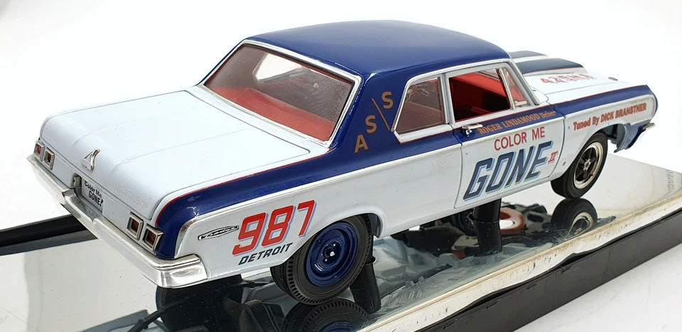 Highway 61 escala 1/18 50045 - 1964 Dodge 330 Superstock Color Me Gone - Imagem 2 de 4