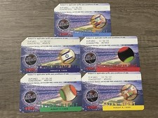 1999 Topps Baseball Cards 26
