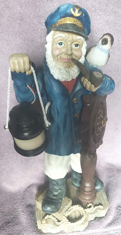 💥💥💥16" Old Salty Captain w/ Lantern That Lights Pipe Parrot #84586