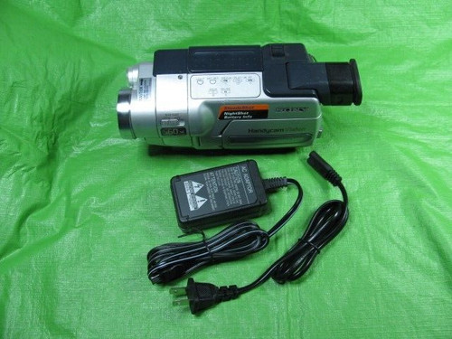 Sony CCD-TRV318 Video Hi8 Analog Camcorder - Record Transfer Watch - TESTED WORK