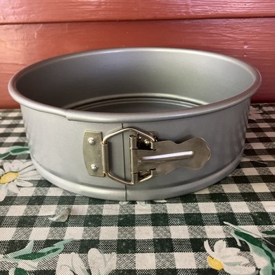 Farberware Springform Pan, 9  x 3 , Nonstick
