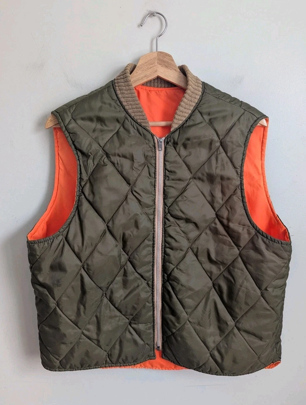 Vintage Reversible Quilted Hunting Vest Mens 46" Orange Green 70s Streetwear USA