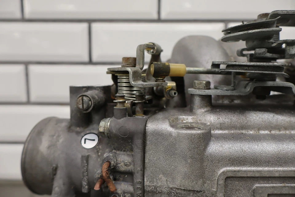 Toyota Celica 1983-1985 2,4 L 22REC colector de admisión acelerador carrocería etc. Foto 2 de 4