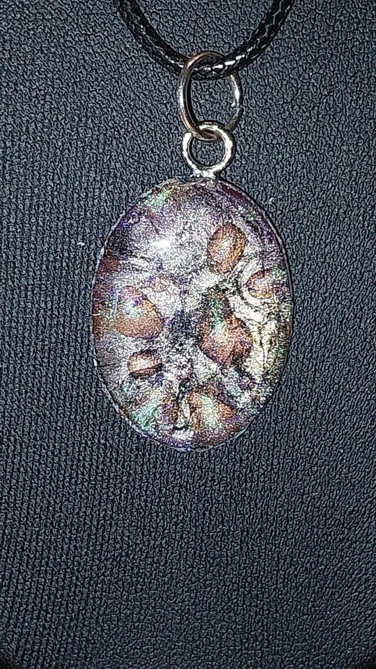 Pingente de bolha multicolorido feito à mão de resina Cobachan 9,5" corrente de corda preta - Imagem 3 de 4