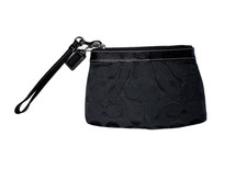 Vtg Coach Black Signature Wristlet Clutch Classic Jacquard Leather Charm