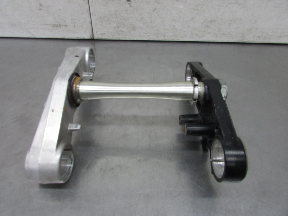 284  G SUZUKI SV 1000 S SV1000  2005 OEM TRIPLE TREE - Изображение 2 из 4