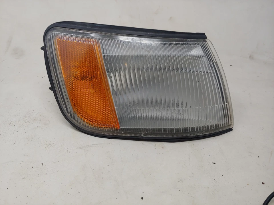 Luz de estacionamiento lado derecho pasajero OEM señal de giro Eagle Summit 1992-96 Foto 2 de 4