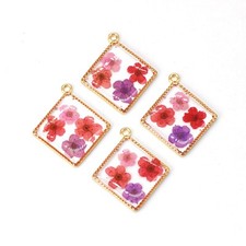 4PCS Gold Tone Real Dry Flower Resin Diamond Shape Charm Pendant Supply GBY525
